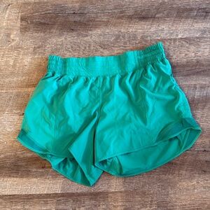 Lululemon hotty hot high rise short 4” long in Kelly green